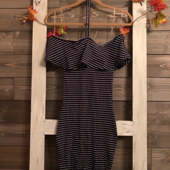 Off shoulder dress - Picture 3 of 4